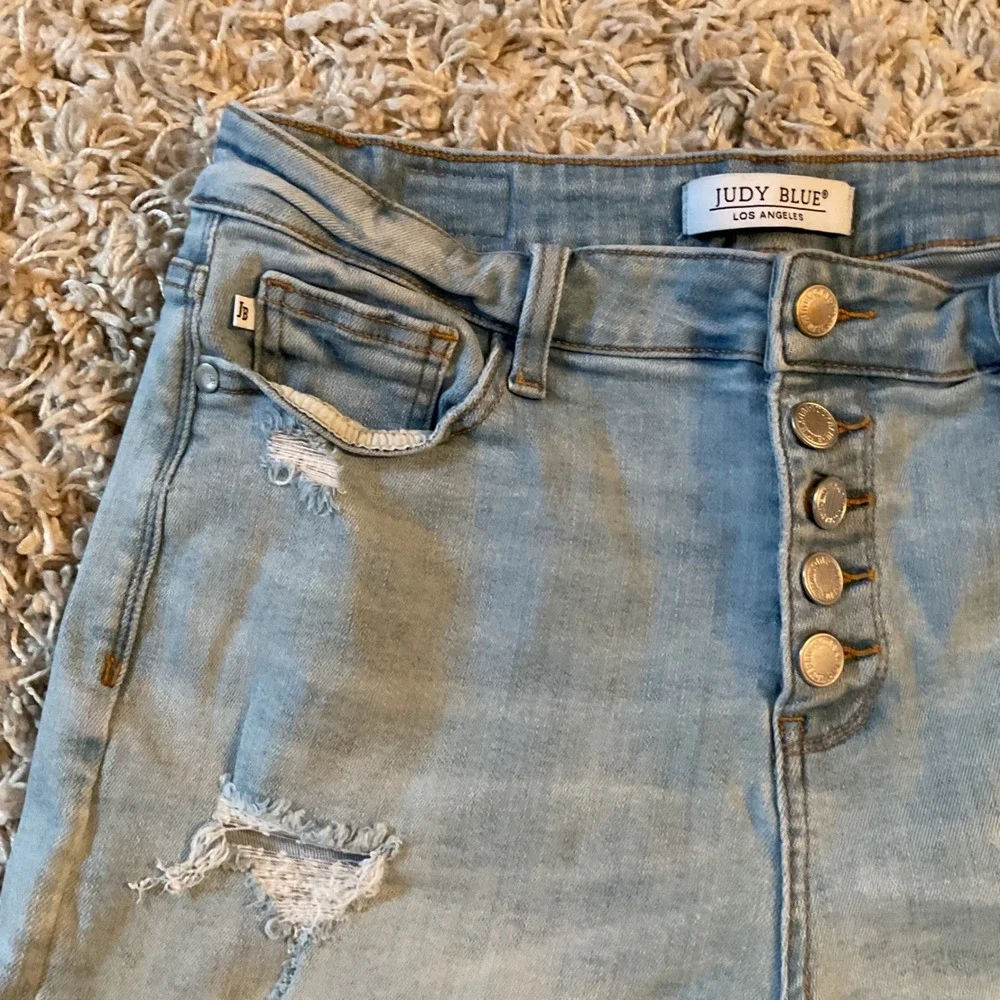 Judy Blue High Rise Distressed Button Fly‎ Denim Shorts Light Wash Women Large